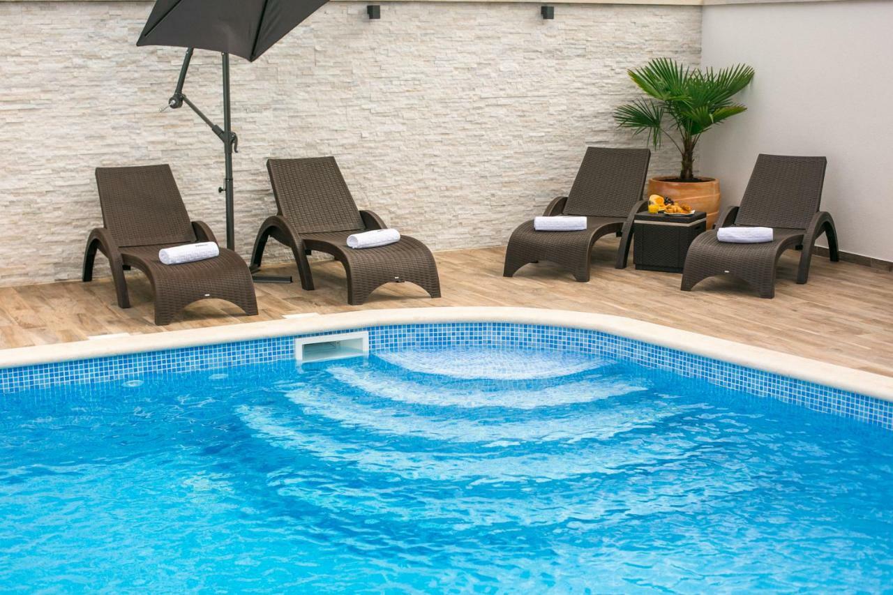 Luxury Apartment Elis With Private Pool Pula Eksteriør billede