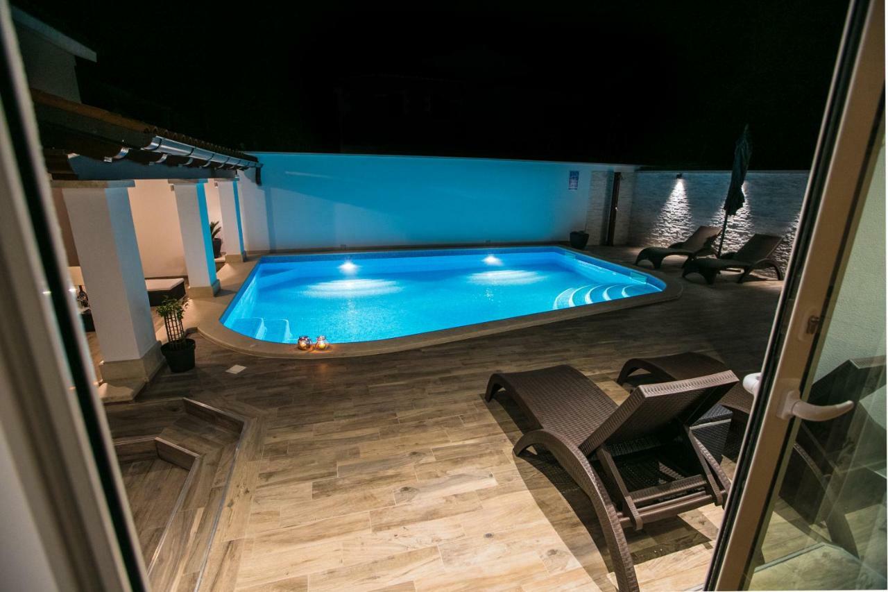 Luxury Apartment Elis With Private Pool Pula Eksteriør billede